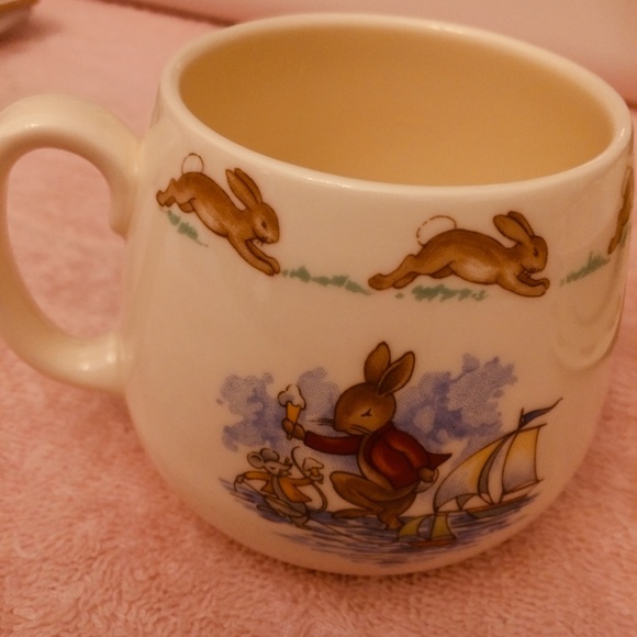 FIRM: NEW Vintage, BUNNYKINS, children's serving set never used - Picture 2 of 10